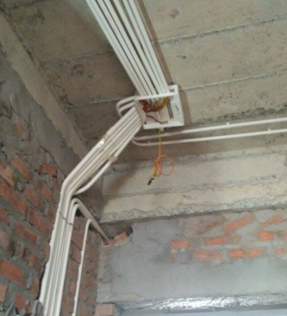 Tìm hiểu về cách luồn dây điện vào ống dẫn đúng tiêu chuẩn